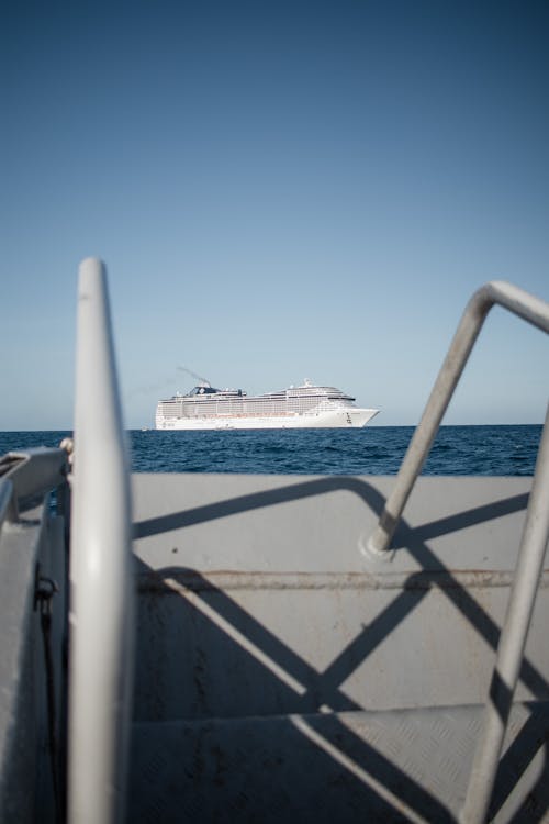 Gratis stockfoto met balkon, boot, cruiseboot