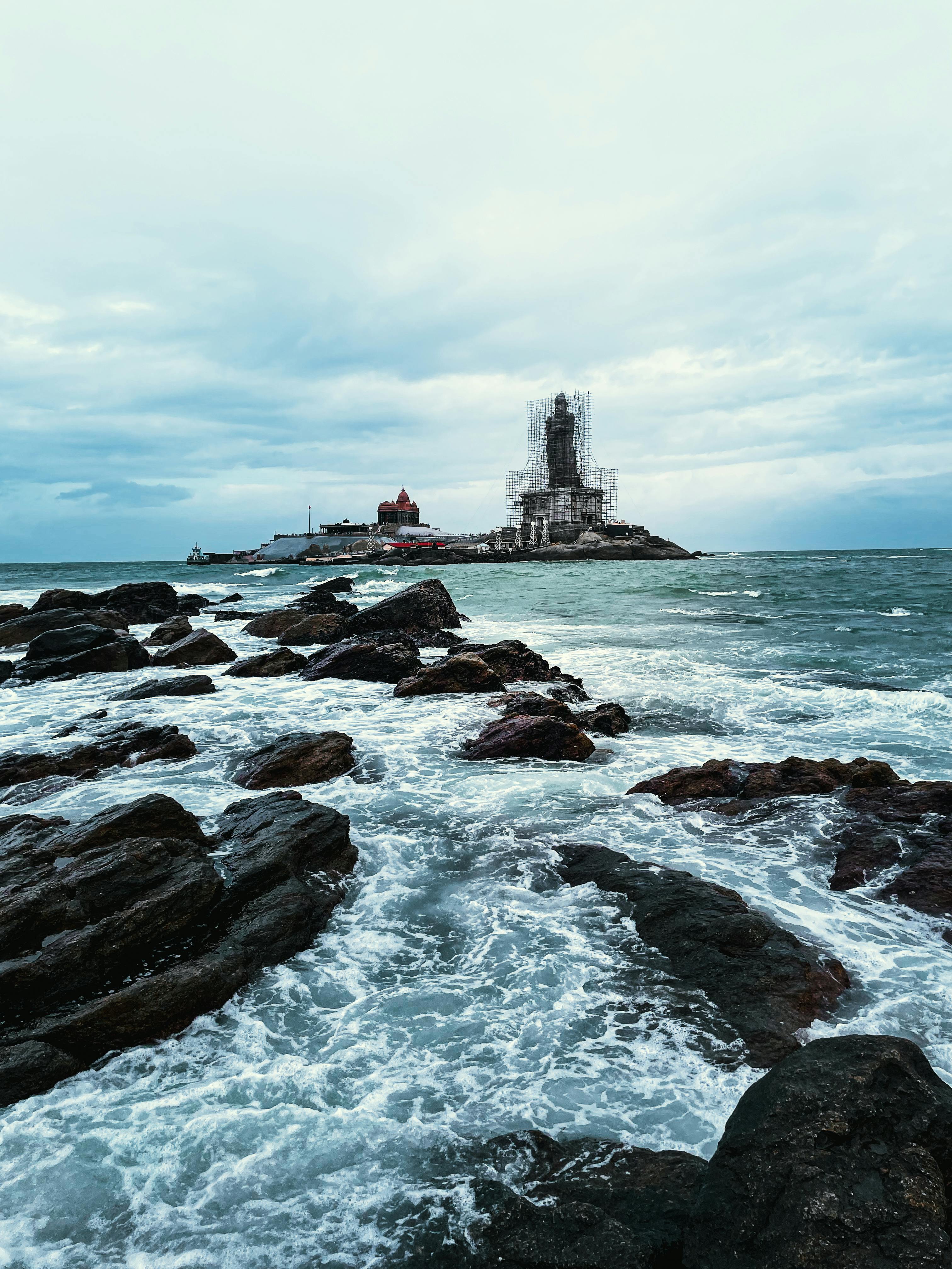 Kishore Chandran on LinkedIn: Thiruvalluvar Statue, Kanyakumari, Tamil  Nadu. The Thiruvalluvar Statue,… | 10 comments