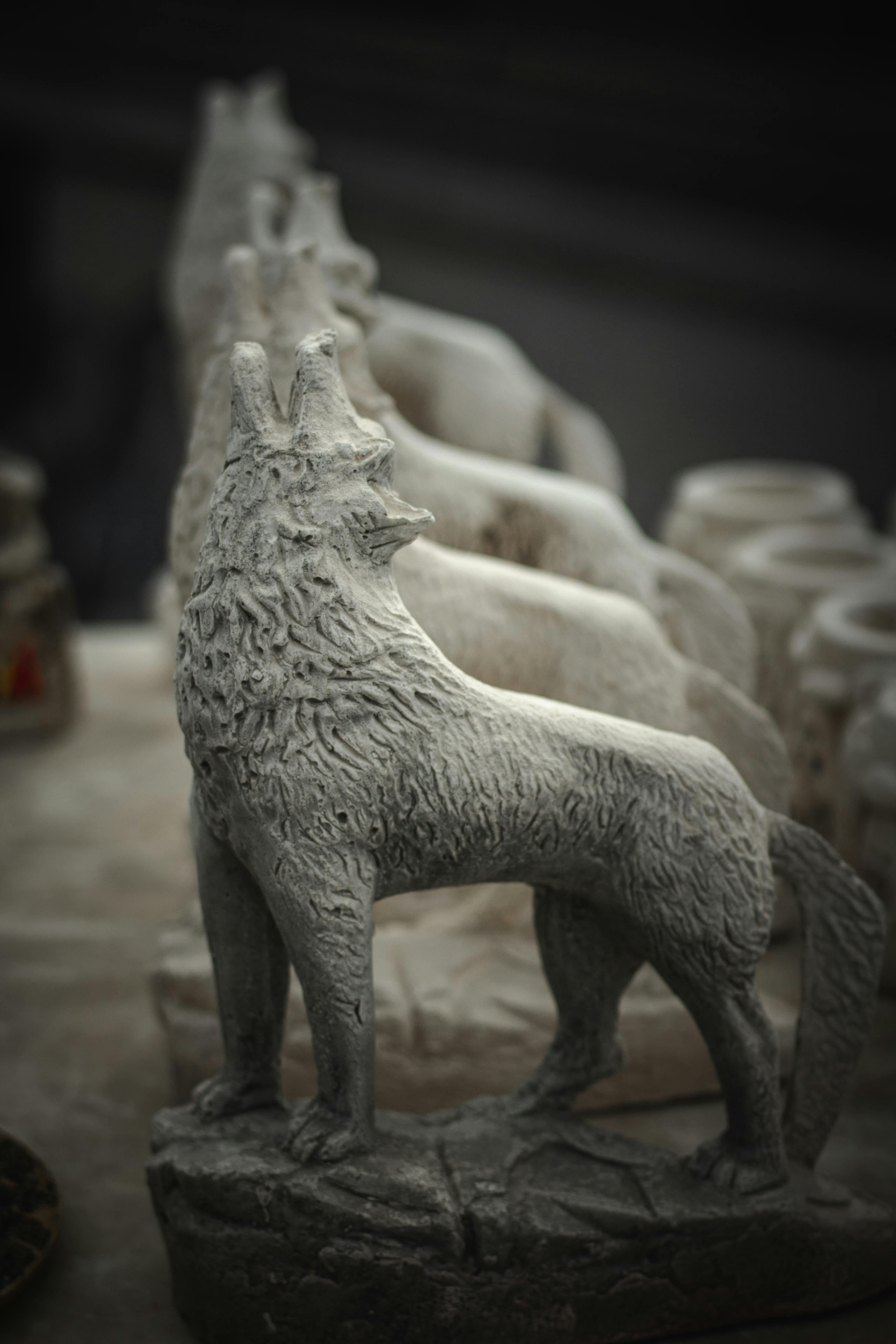 Howling Wolf store Statue