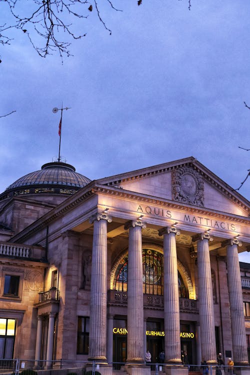 Δωρεάν στοκ φωτογραφιών με kurhaus wiesbaden, wiesbaden, απόγευμα