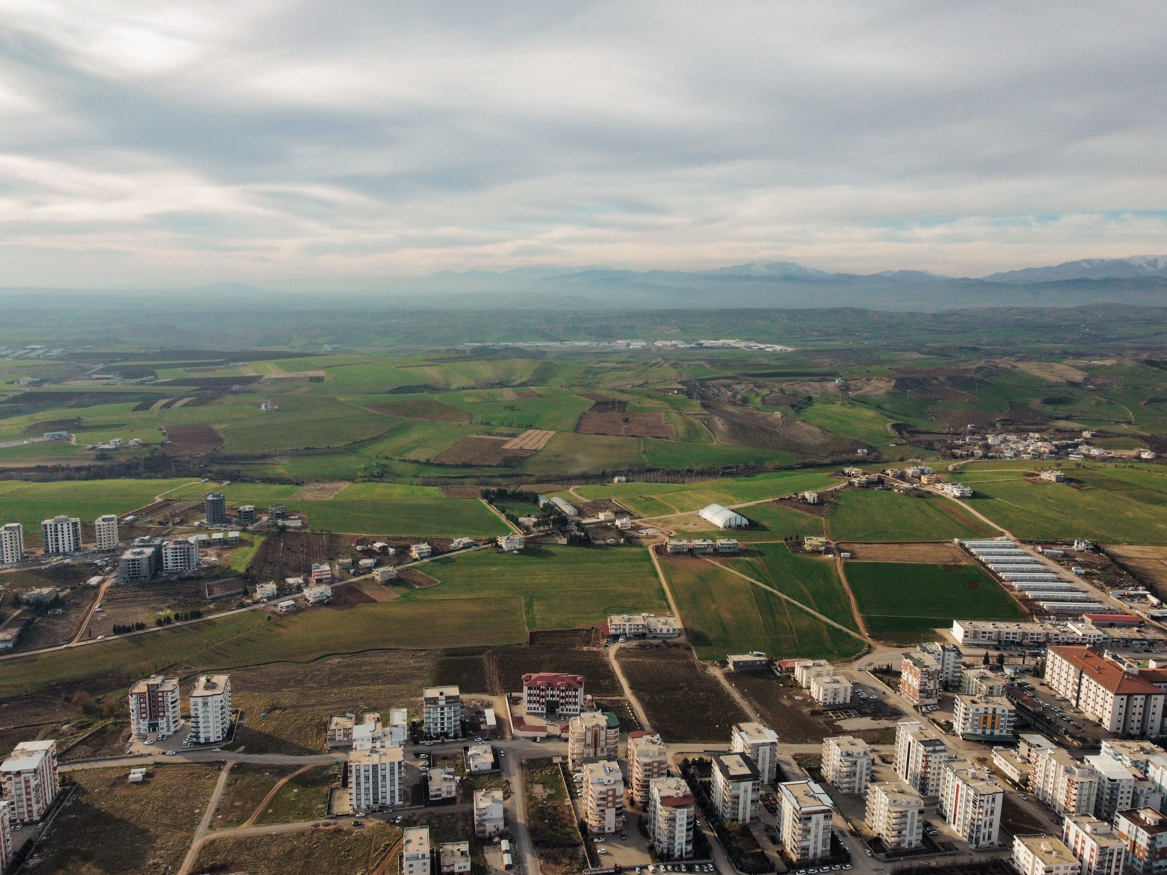 Fields And City Photos, Download The BEST Free Fields And City Stock ...