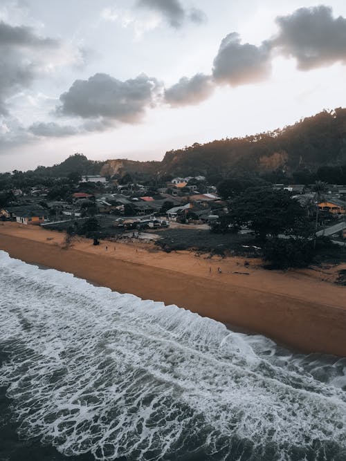 deniz kenarı, dikey atış, drone çekimi içeren Ücretsiz stok fotoğraf