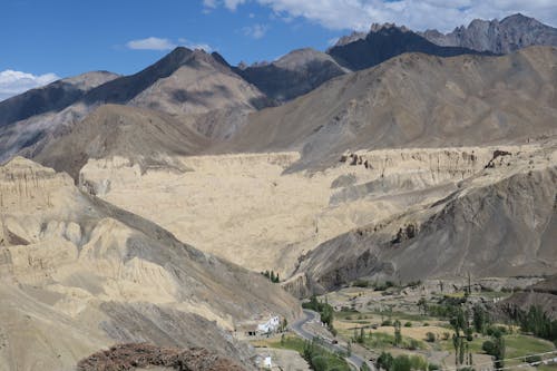 Majestic Mountains Landscape