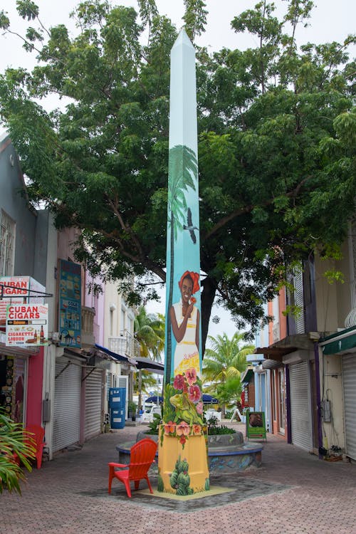 Kostenloses Stock Foto zu graffiti, karibik, obelisk