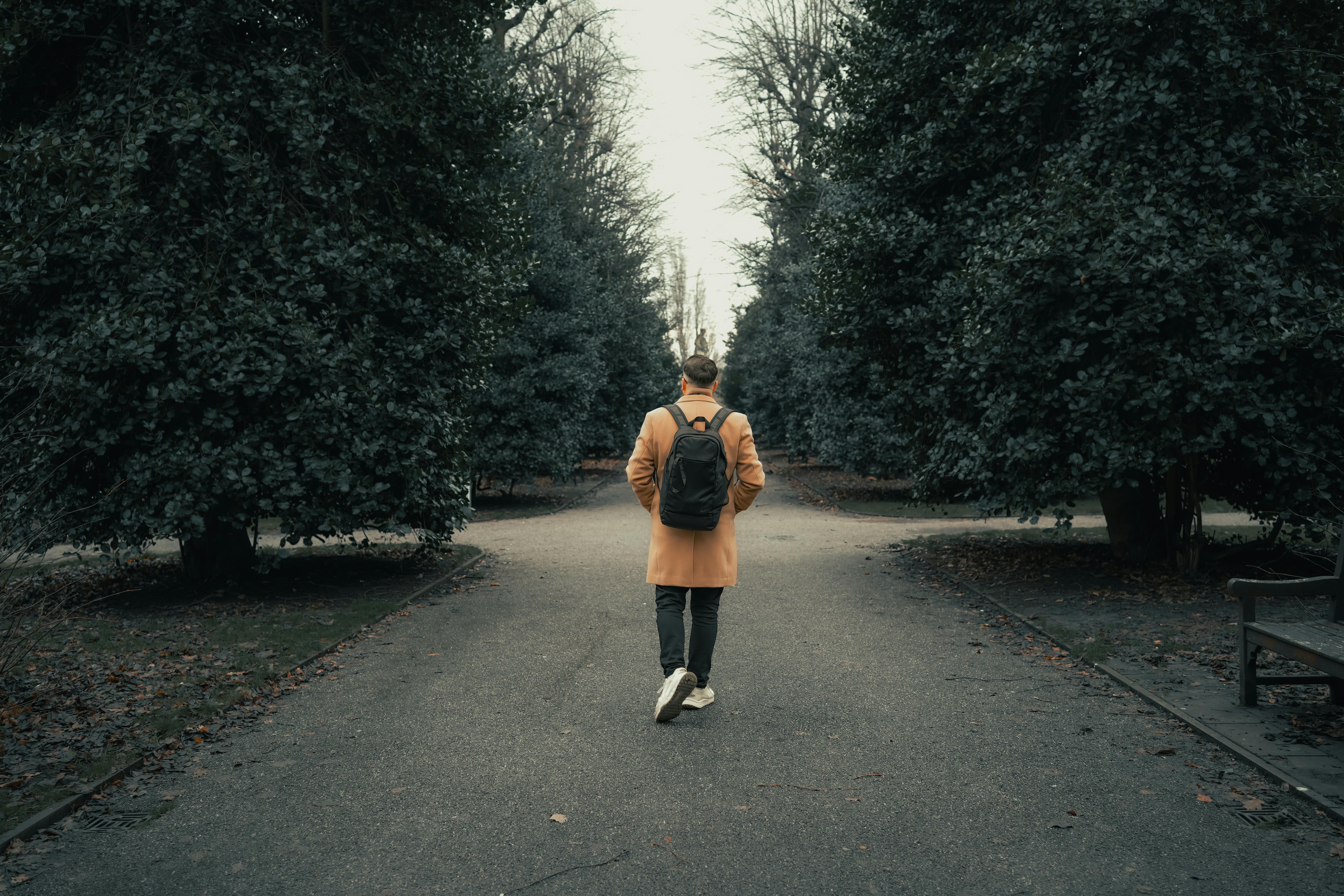Bagsmart totes, backpacks and travel gear are up to 49% off on Amazon — Photo by Nathan J Hilton on Pexels