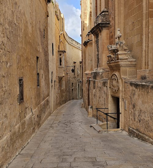 Безкоштовне стокове фото на тему «aan lichtbak toevoegen, mdina, алея»