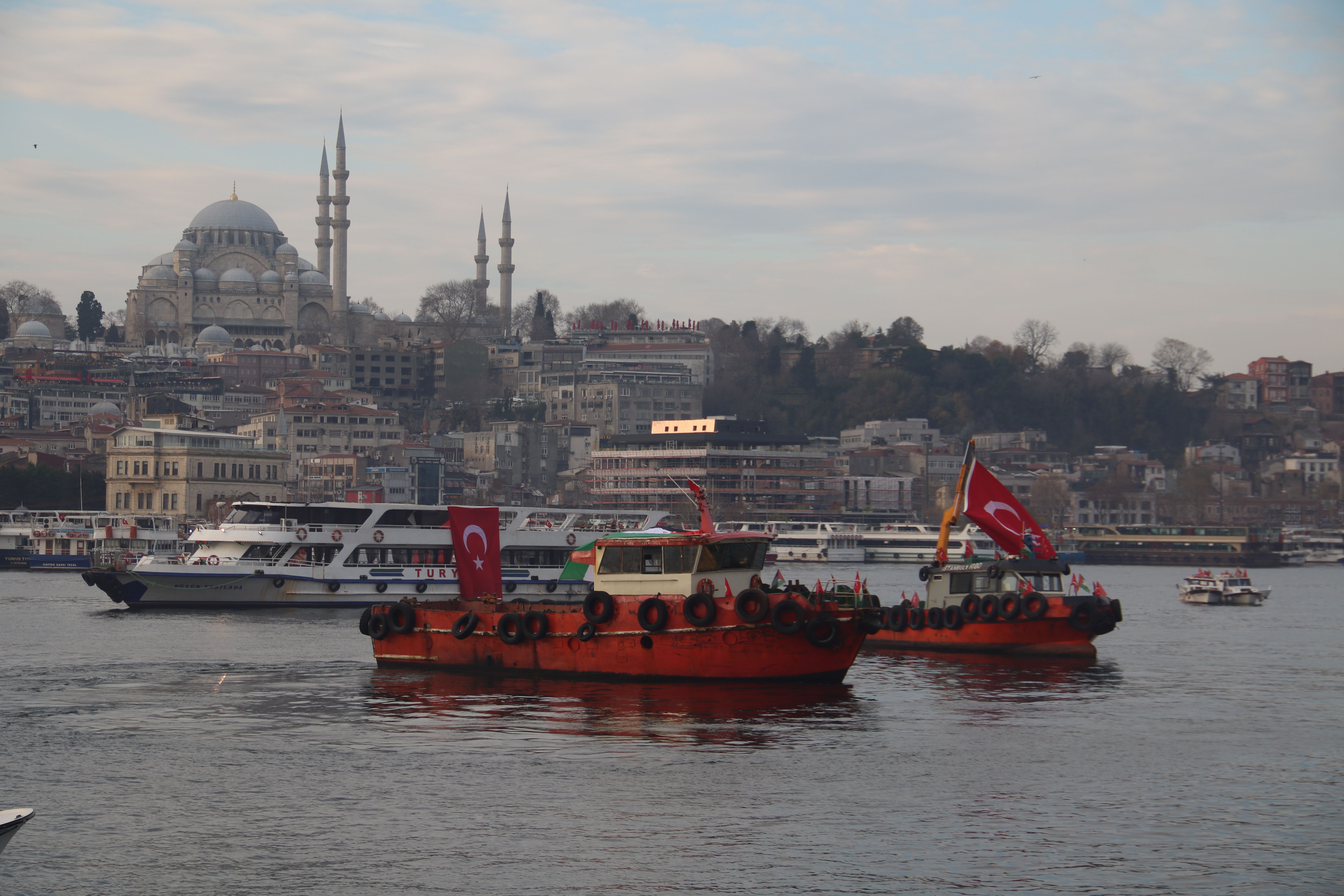 Boats and Ferry on Bosporus in Istanbul, Turkey · Free Stock Photo