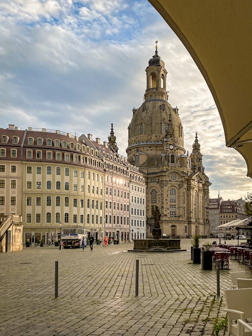 Безкоштовне стокове фото на тему «frauenkirche, neumarkt, архітектура бароко»