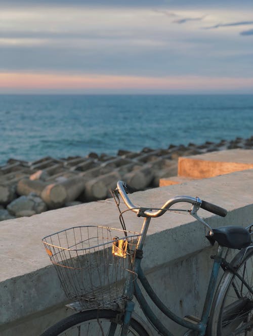 Immagine gratuita di avvicinamento, bagnasciuga, bicicletta