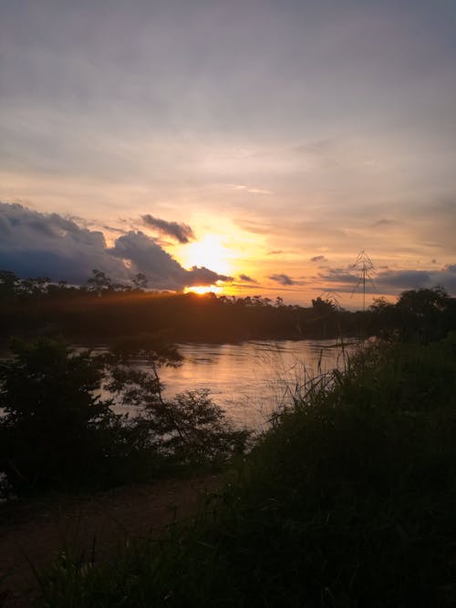 Foto profissional grátis de atardecer, céu, céu amarelo