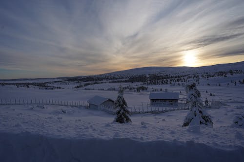 Бесплатное стоковое фото с восход, горы, деревня