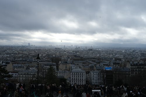 Dark sky Paris