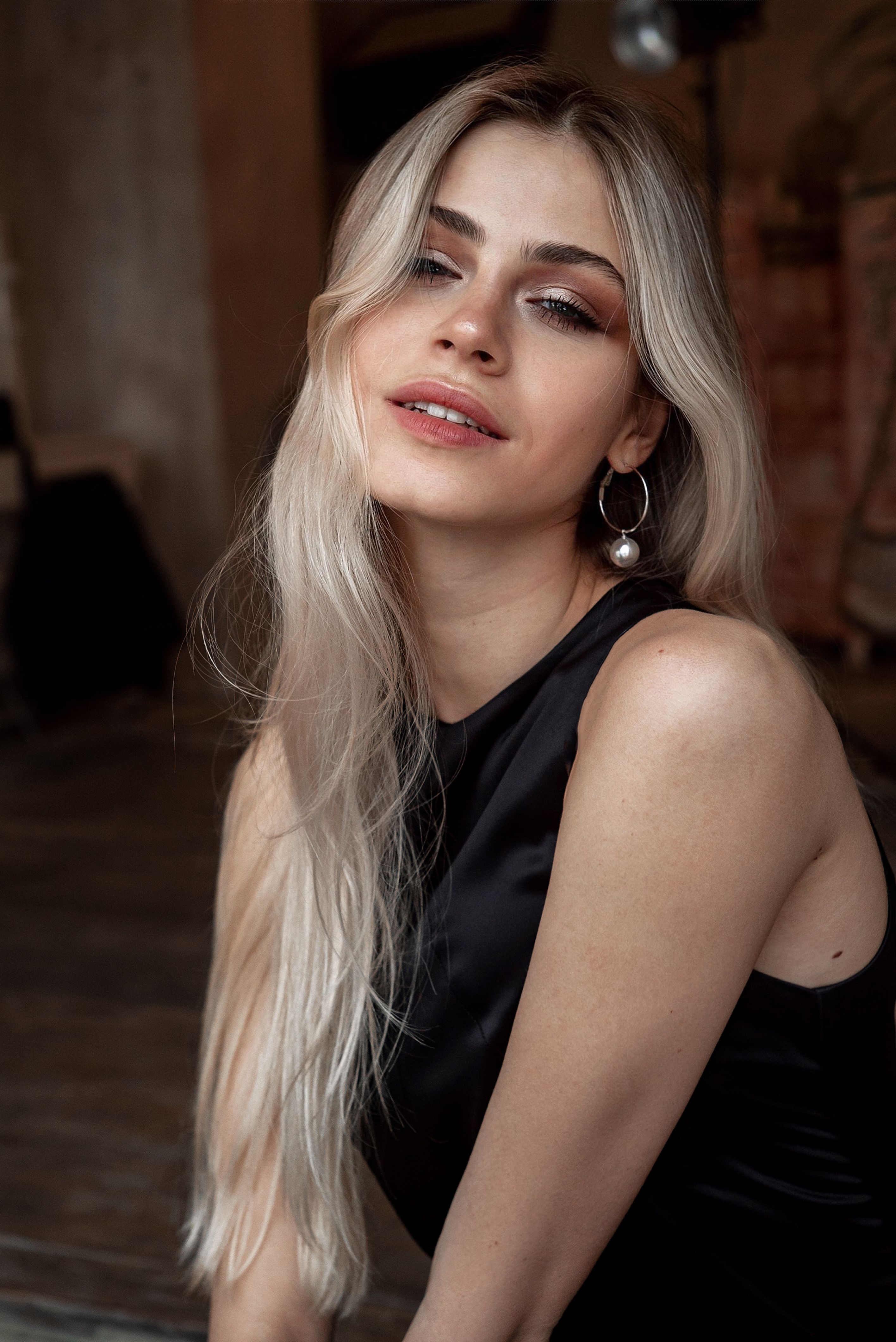 blonde-woman-portrait-free-stock-photo