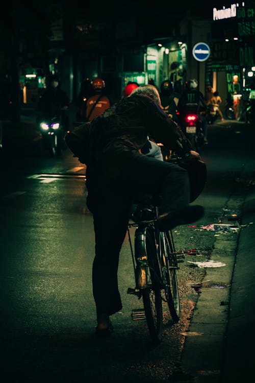 人, 人行道, 單車騎士 的 免費圖庫相片