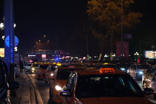 タクシー, 夜のタクシー, 街の灯りの無料の写真素材
