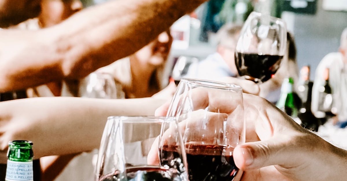 《機智醫生生活》鄭敬淏驚喜戴婚戒現身!「龍善CP」重聚,14位元老客串引爆滿滿回憶