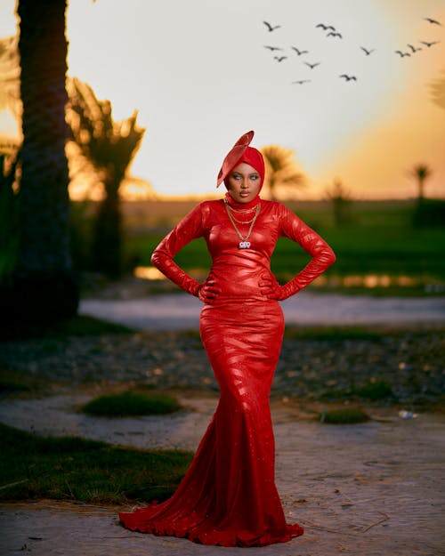 Foto stok gratis aneh, fotografi mode, gaun merah