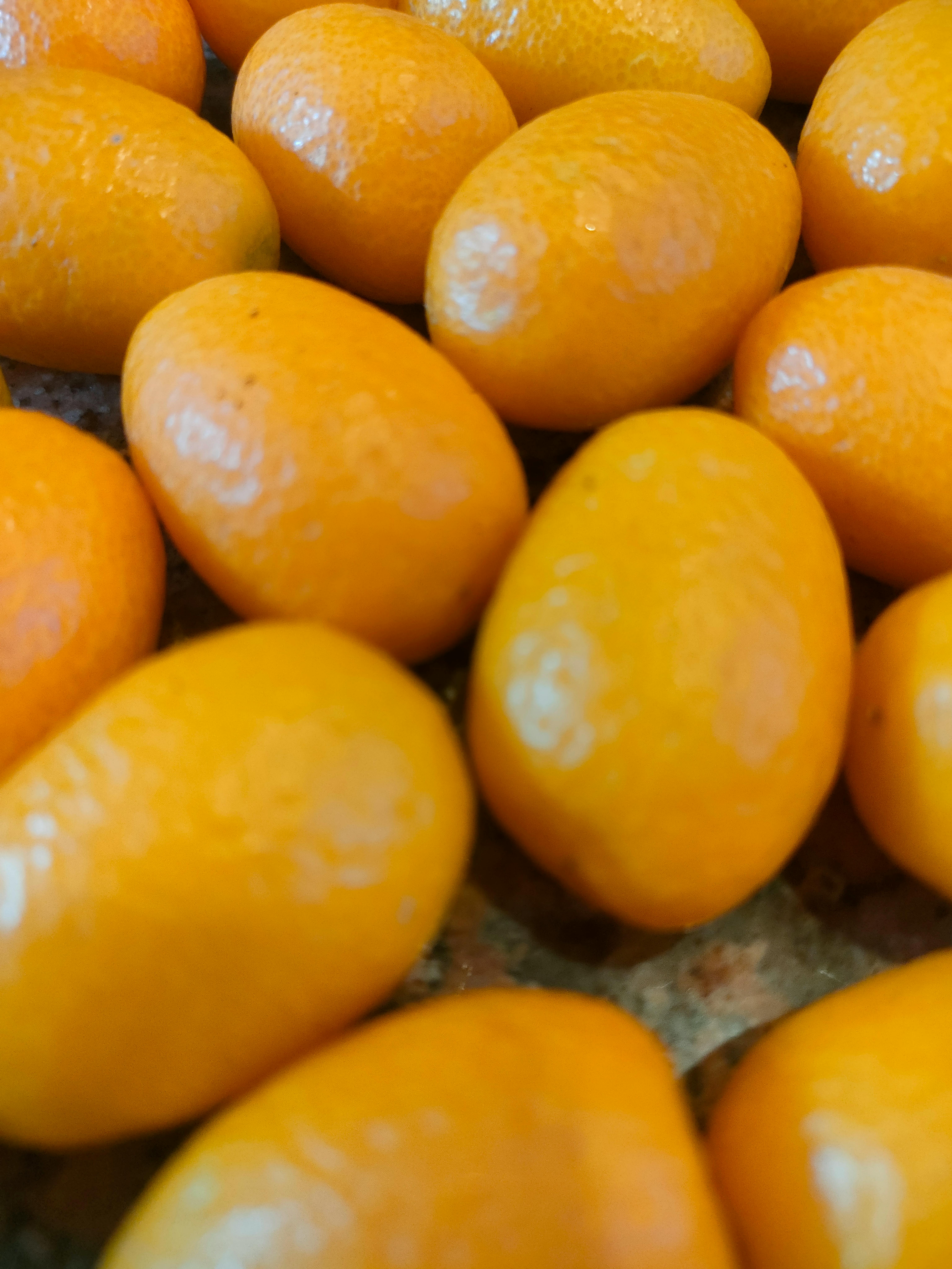 Step-by-step process of assembling a yogurt or cottage cheese bowl with granola and fruit