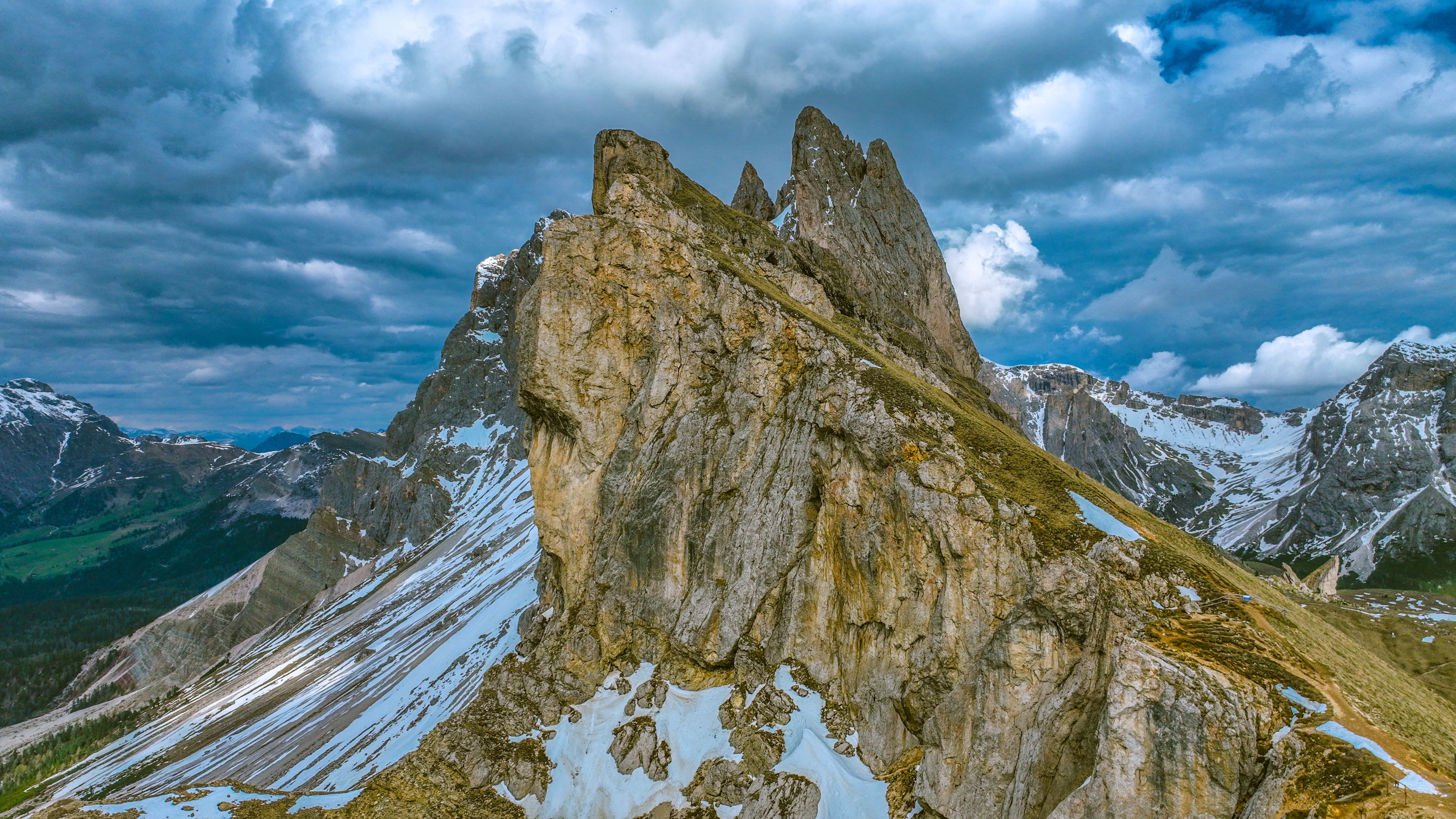 La crête sommitale