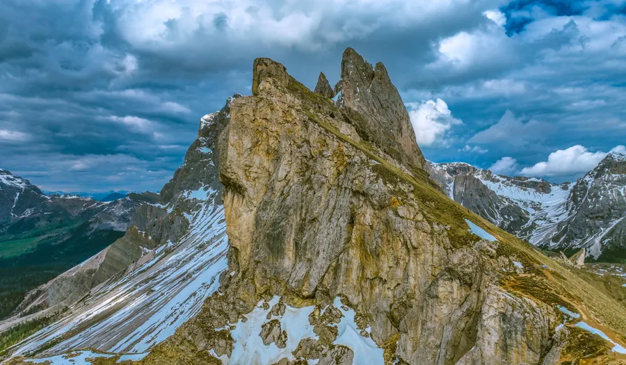 La crête sommitale