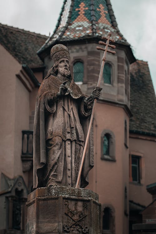 Statue of Pope