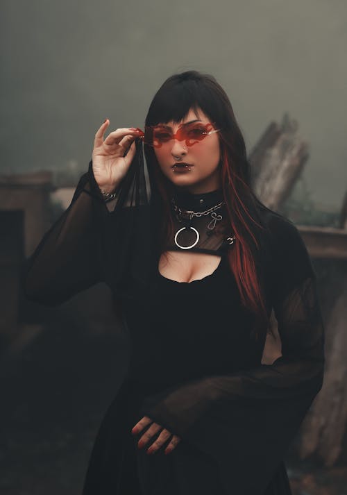 Gratis stockfoto met bruin haar, goth, mevrouw