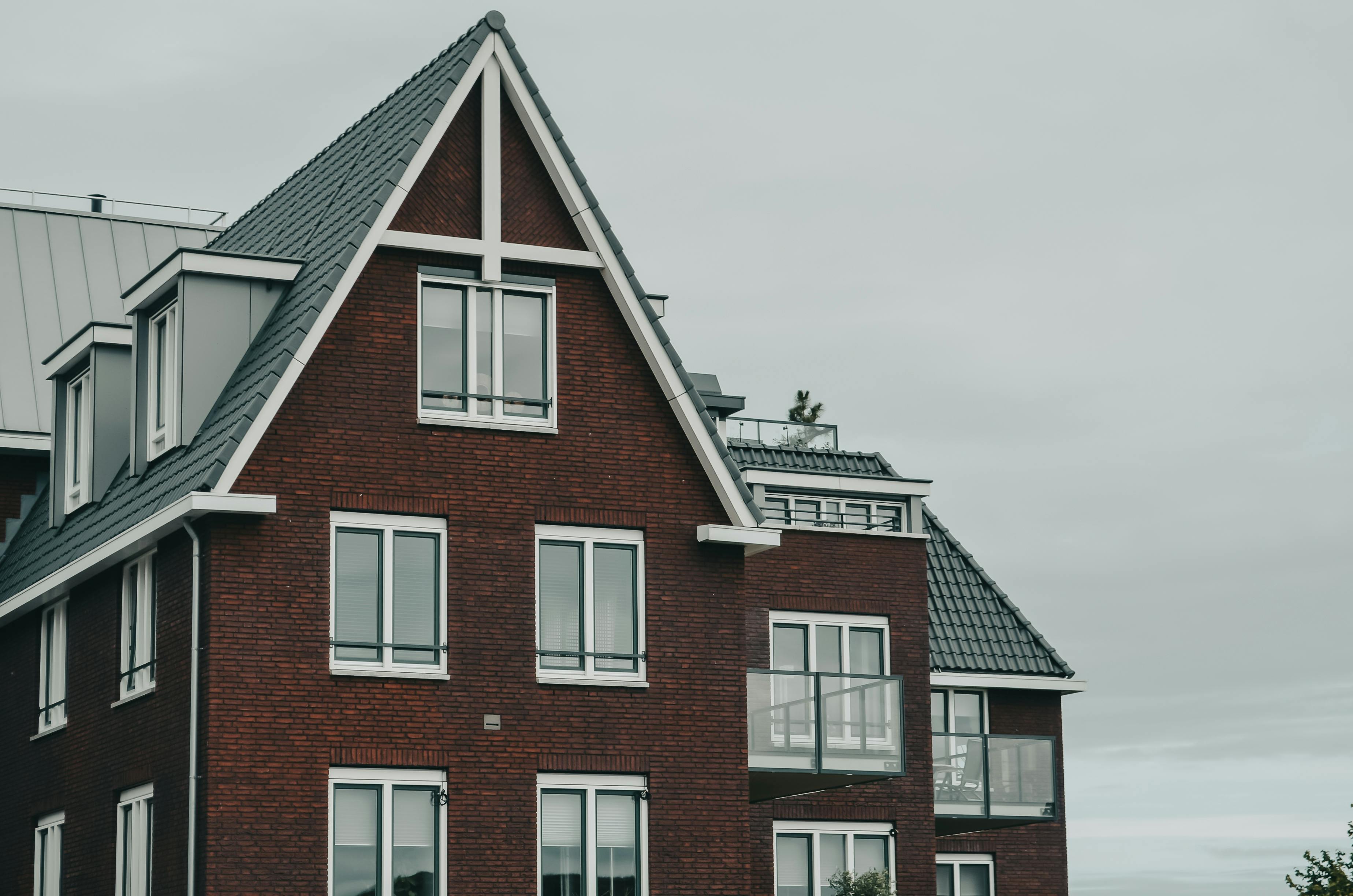 property management real estate investing — Photo by Vitaliy Haiduk on Pexels
