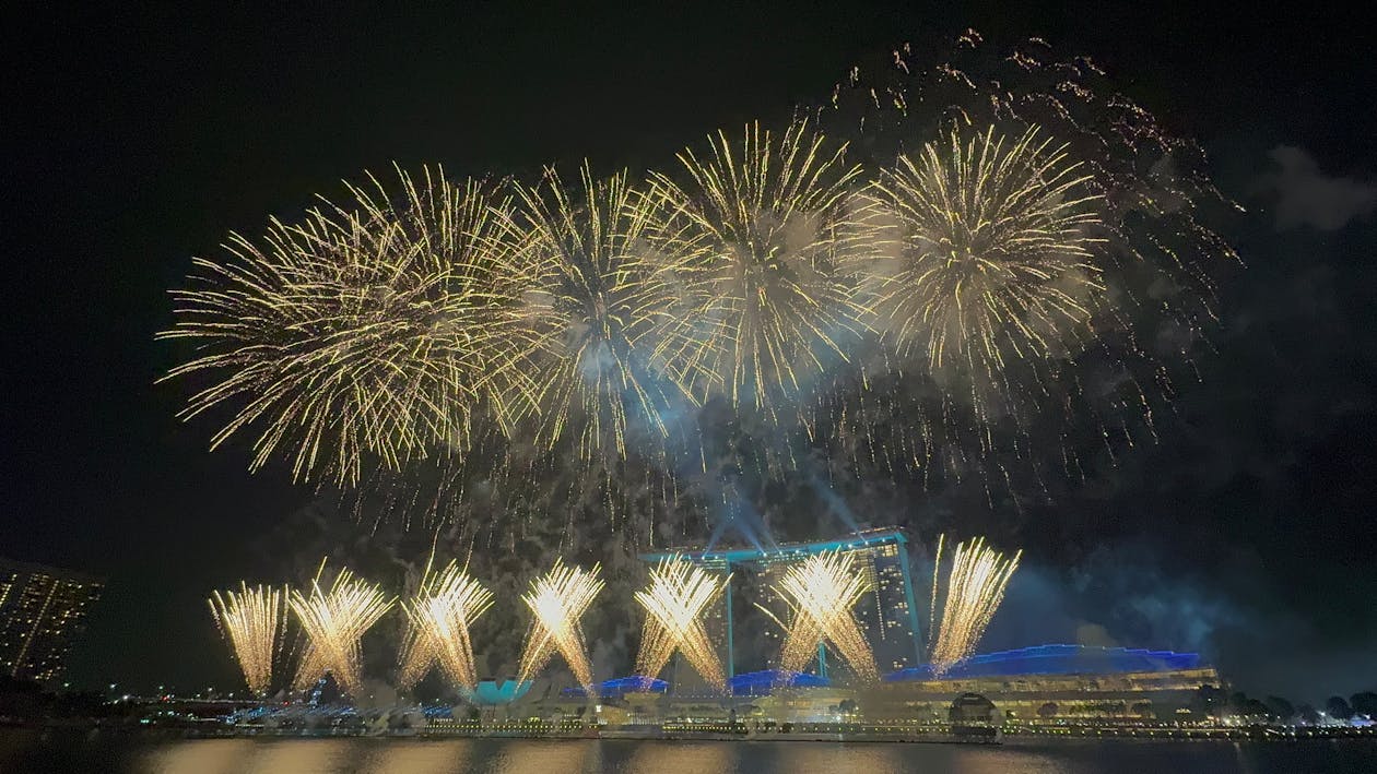 Fotos de stock gratuitas de espectáculo de fuegos artificiales, fuegos artificiales, Marina Bay Sands