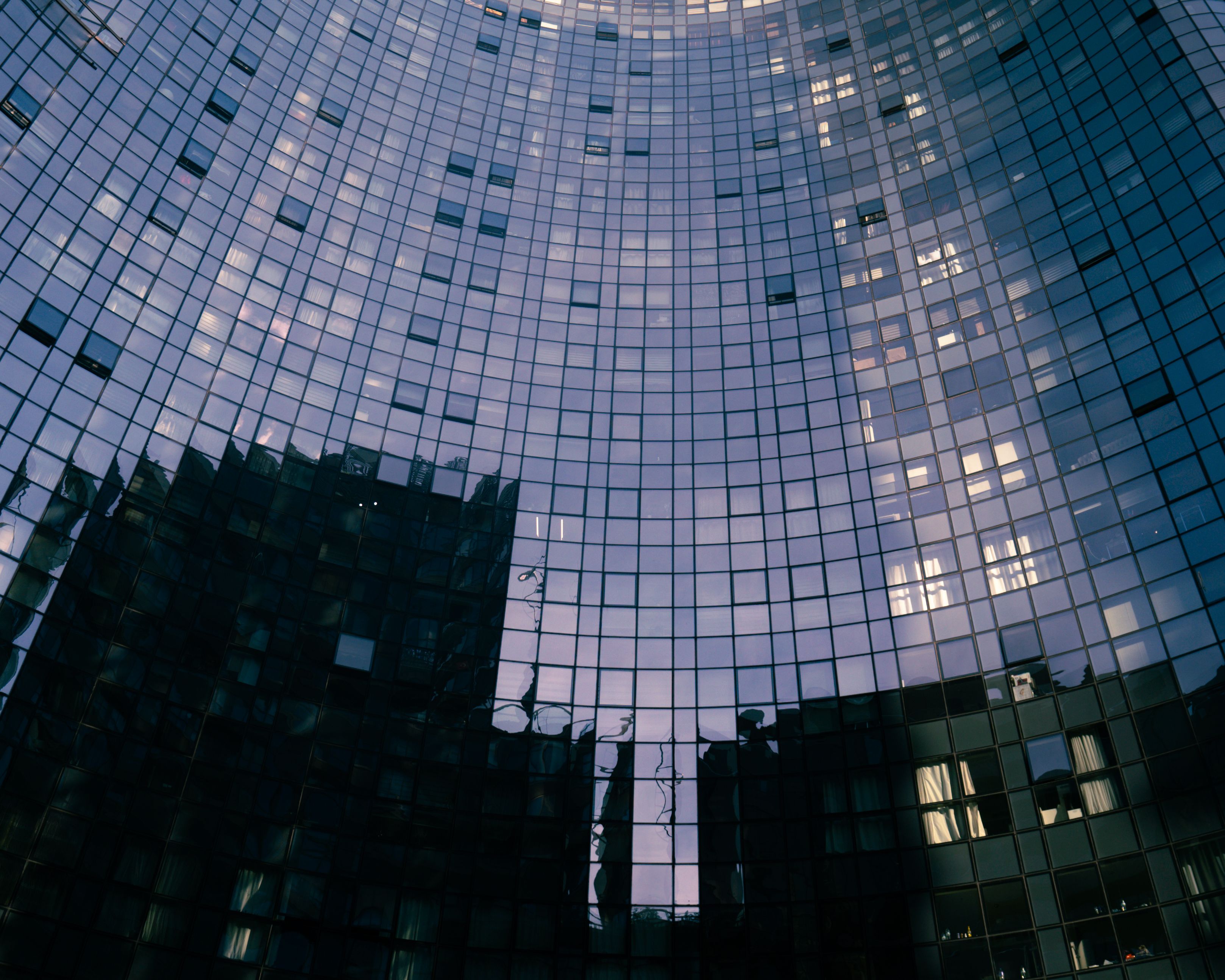 Reflective Glass Facade of Modern Office Building · Free Stock Photo