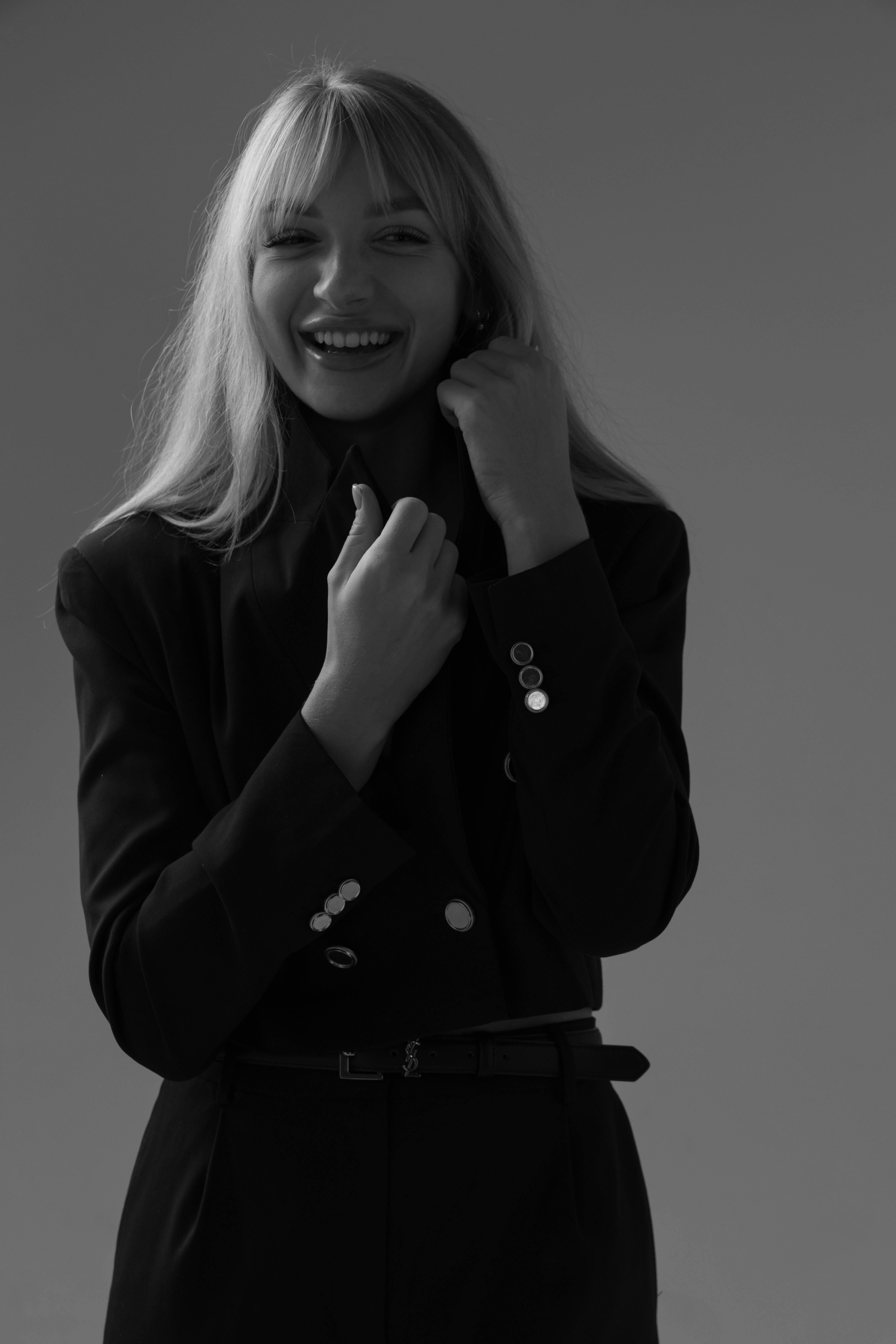 Gratis lagerfoto af bælte, blødt lys, blondine Lagerfoto