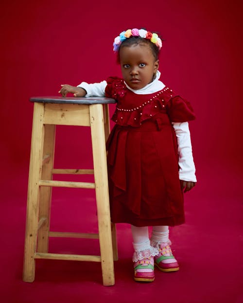 Základová fotografie zdarma na téma dětská móda, dítě, dřevěný