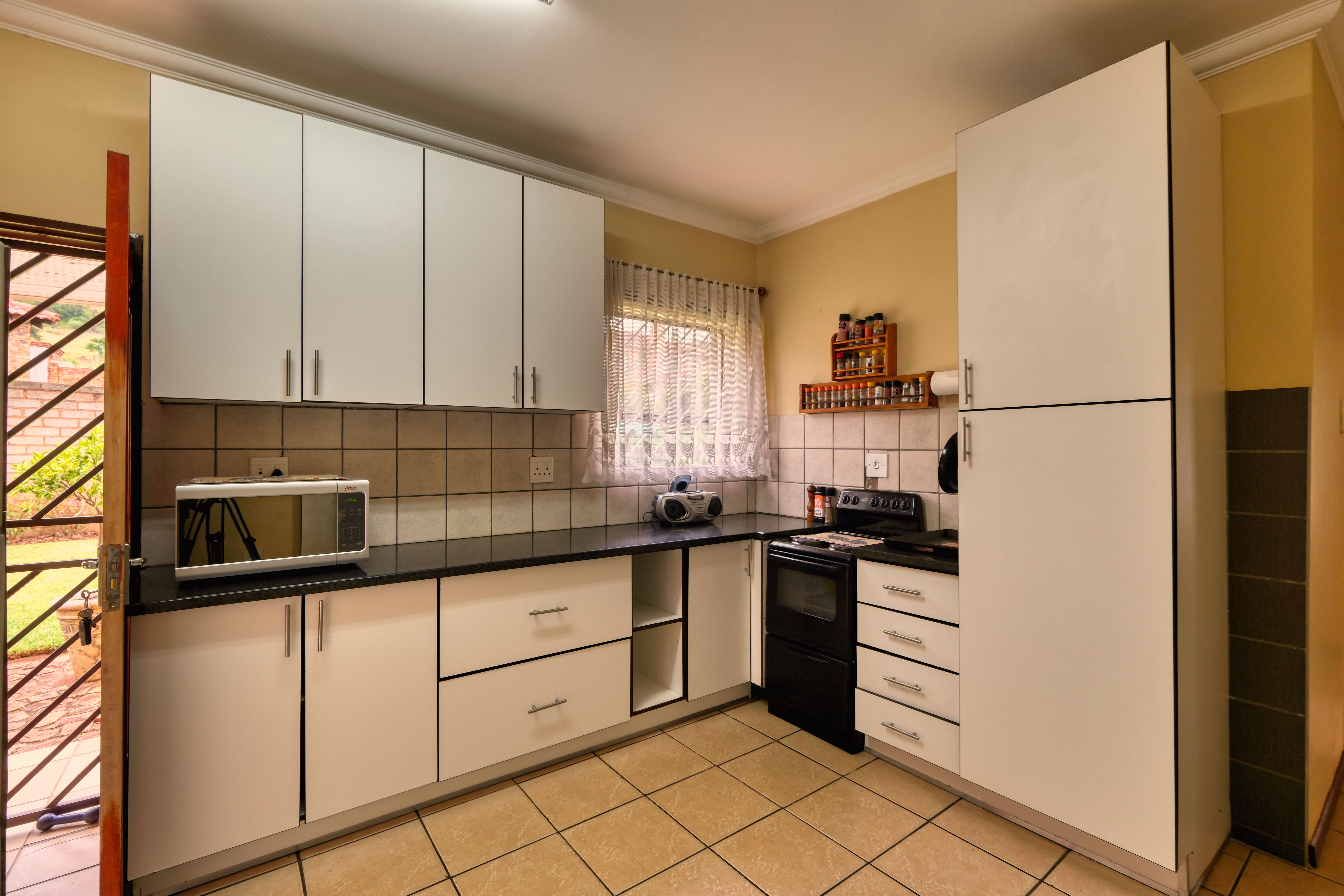Classic Kitchen · Free Stock Photo
