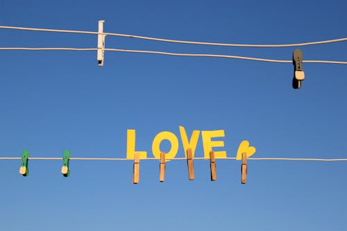 Fotos de stock gratuitas de amor, cielo azul, clavijas