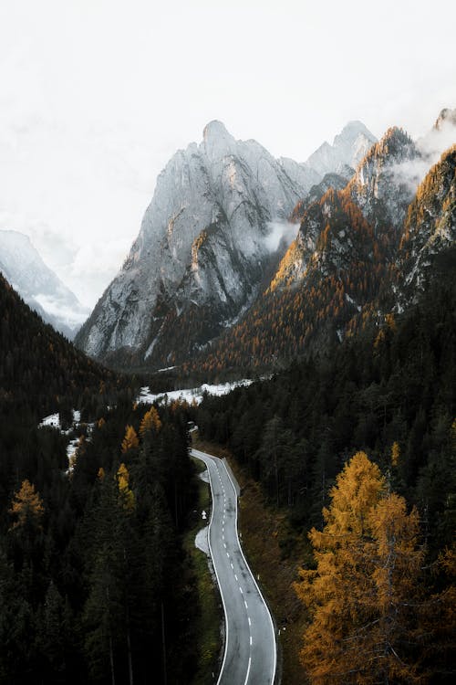 垂直拍摄, 多洛米蒂山脈, 山谷 的 免费素材图片