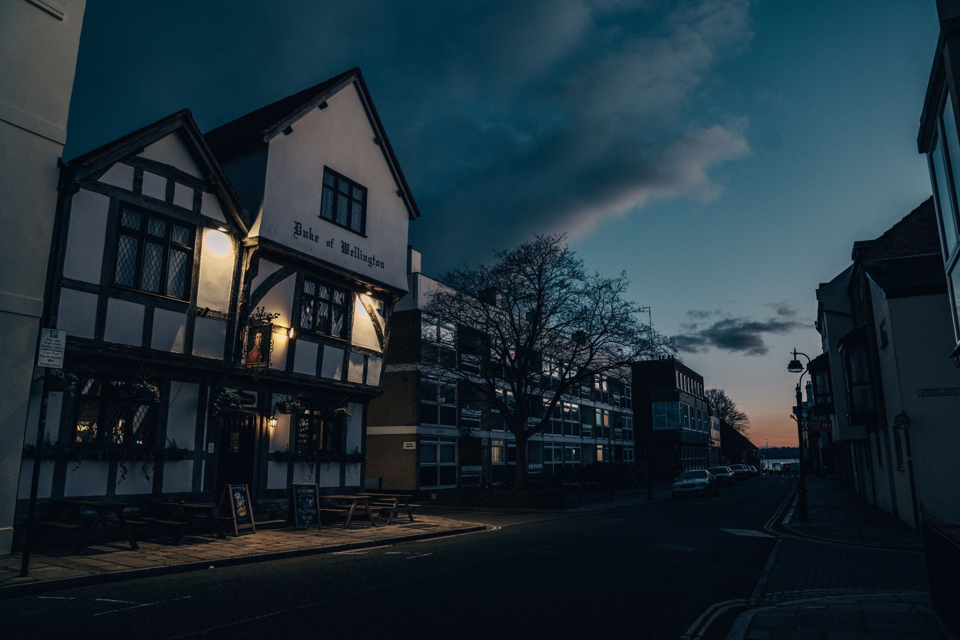 An atmospheric view of Duke of Wellington pub in Southampton during twilight.
