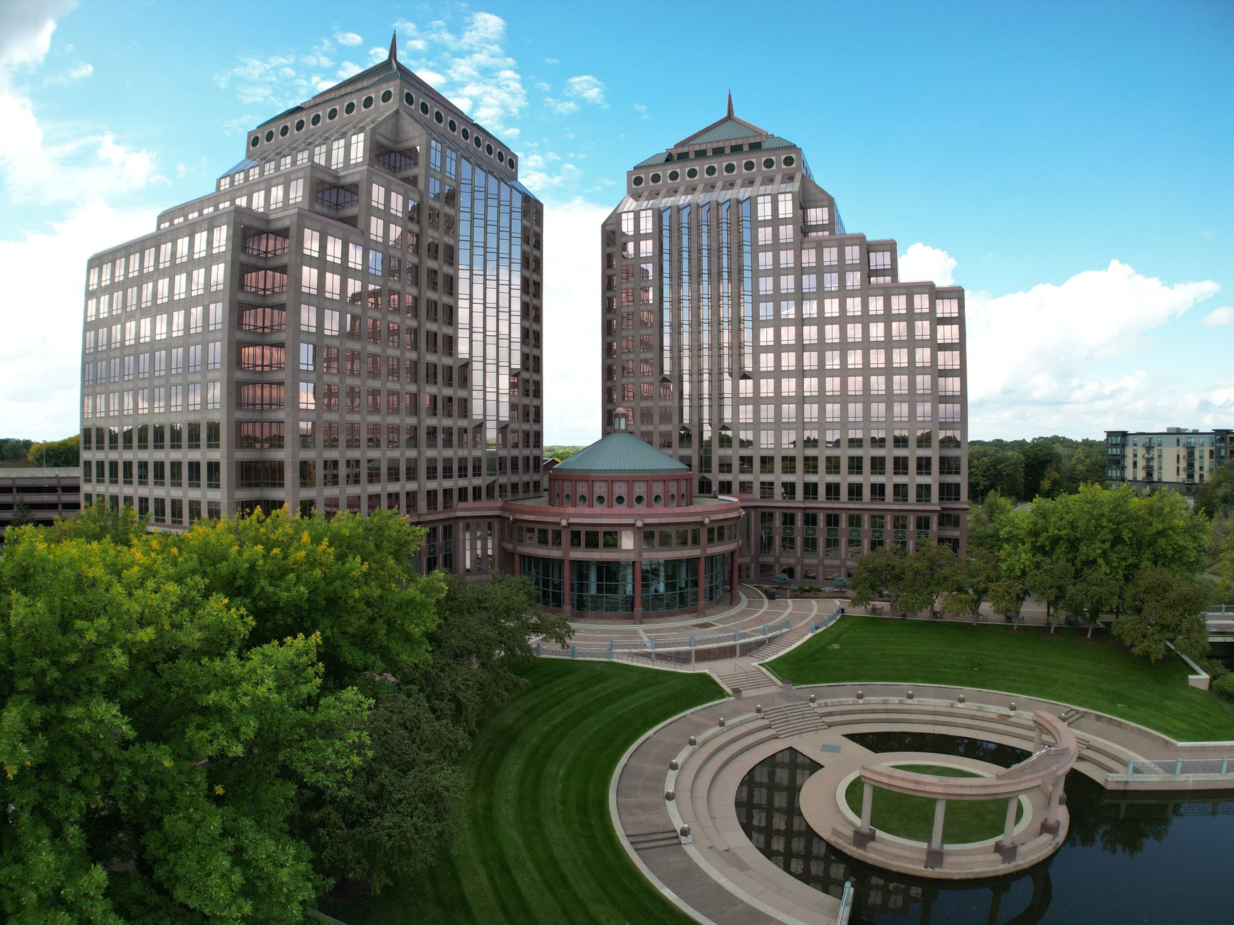 The Berkshire Hathaway Succession Trade Nobody Rehearsed