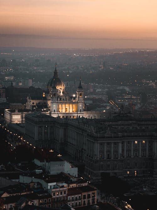 Foto d'estoc gratuïta de boira, capvespre, catedral