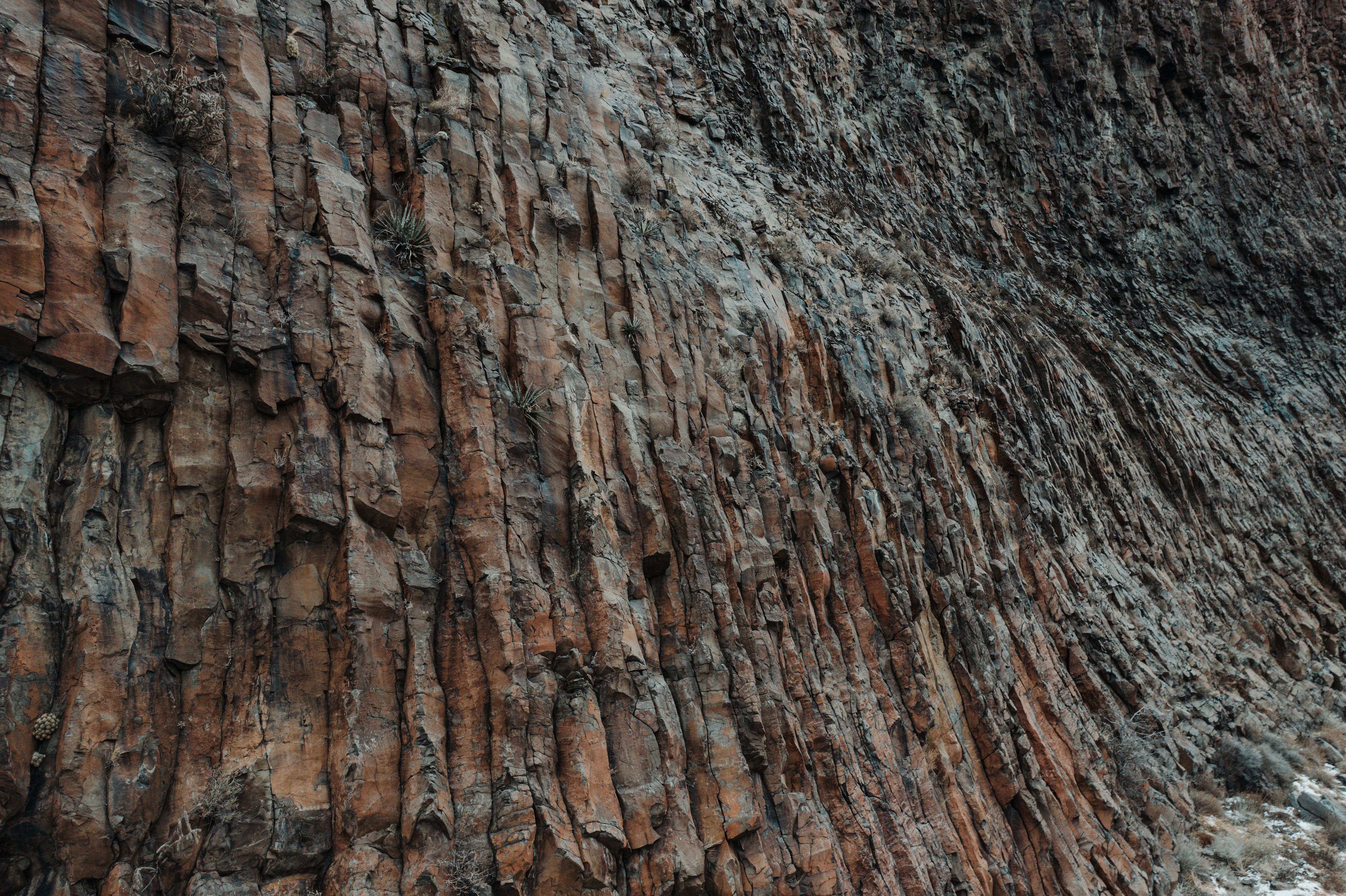 View of Brown Rocks · Free Stock Photo