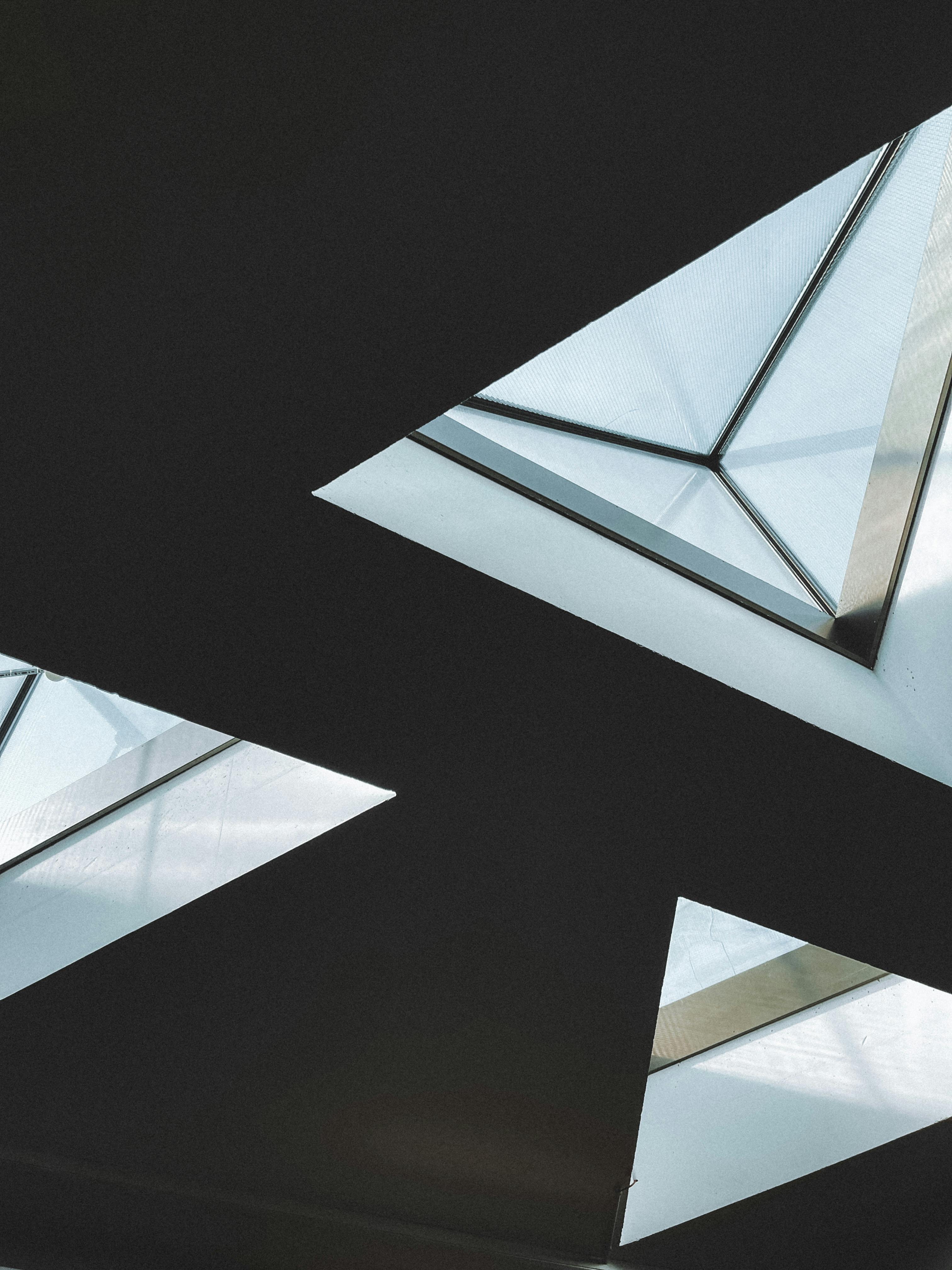 geometric architectural details of the ceiling