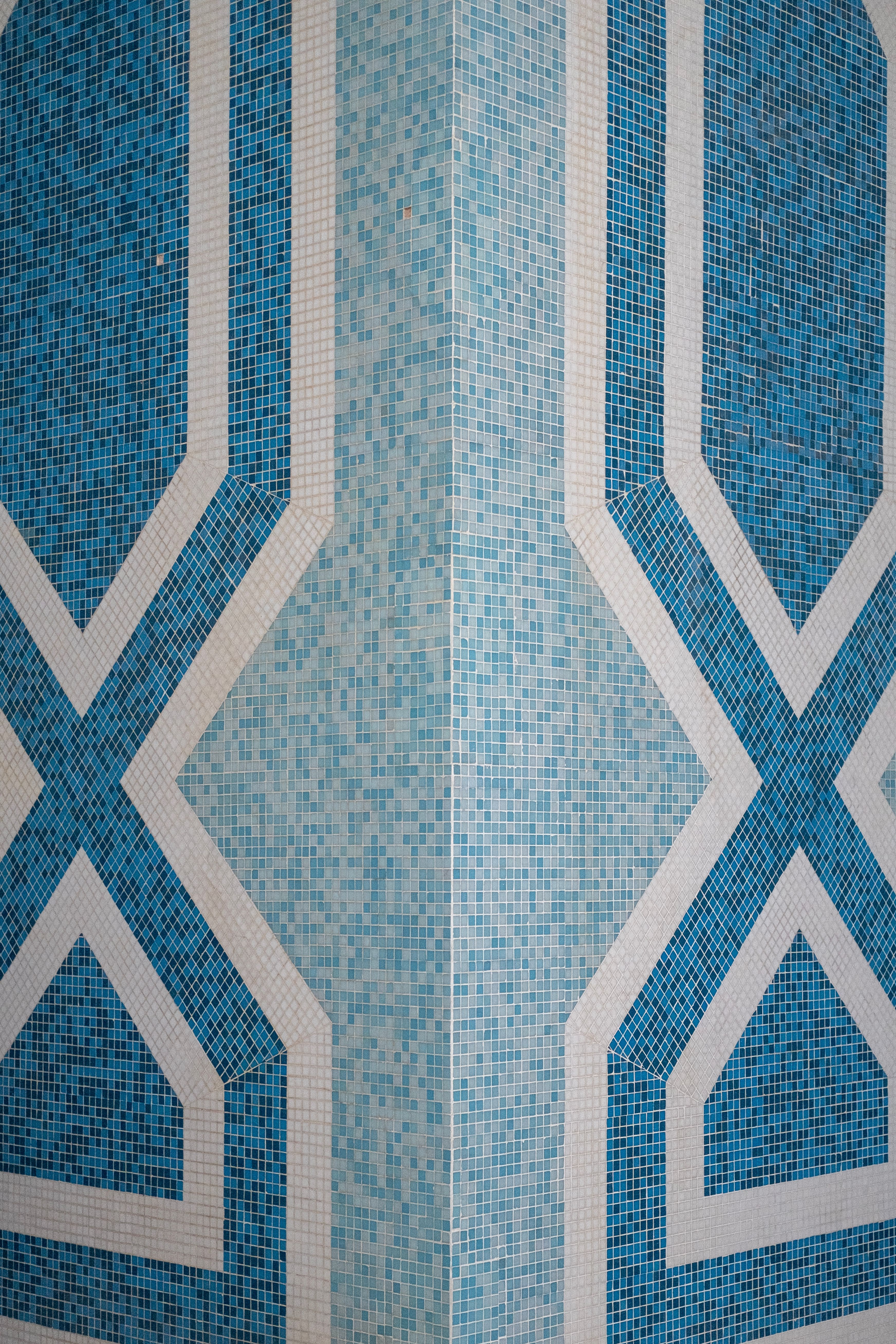 Patterns Made of Blue Tiles on Walls · Free Stock Photo