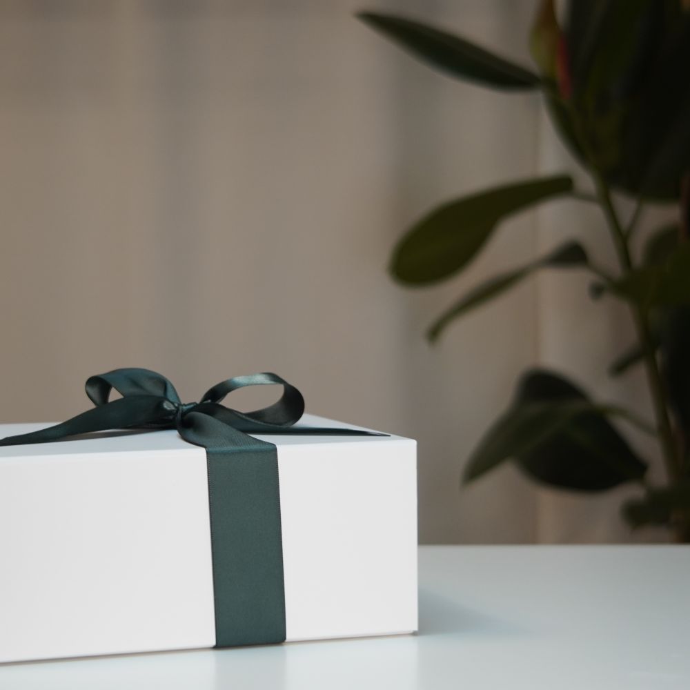 Walker — professional packers wrapping and boxing belongings