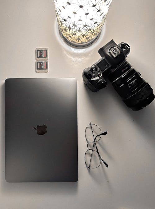 Immagine gratuita di apple, bianco e nero, fotocamera