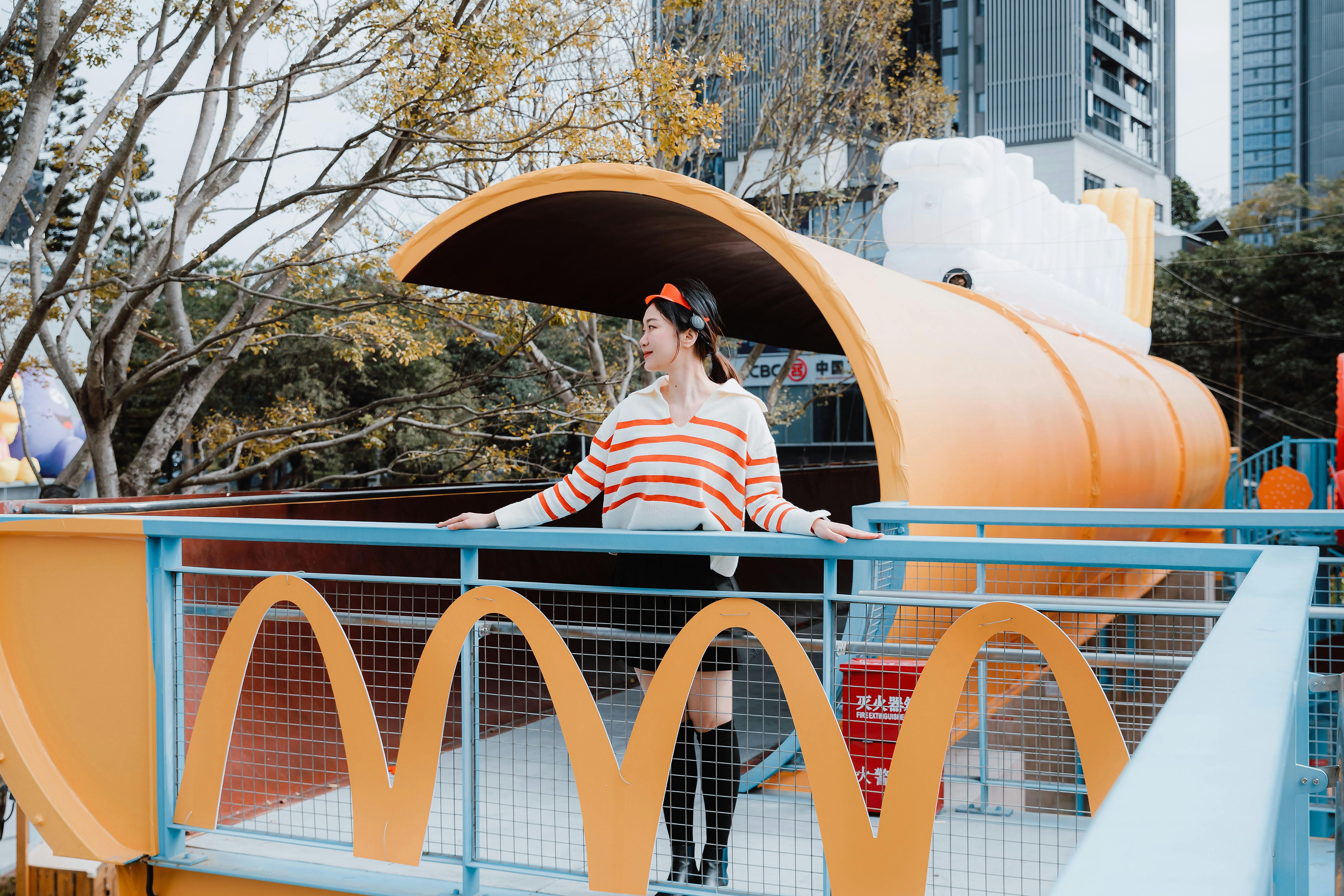 The Geometry of Style: How the Right Hairband Can Actually Reshape Your Face
