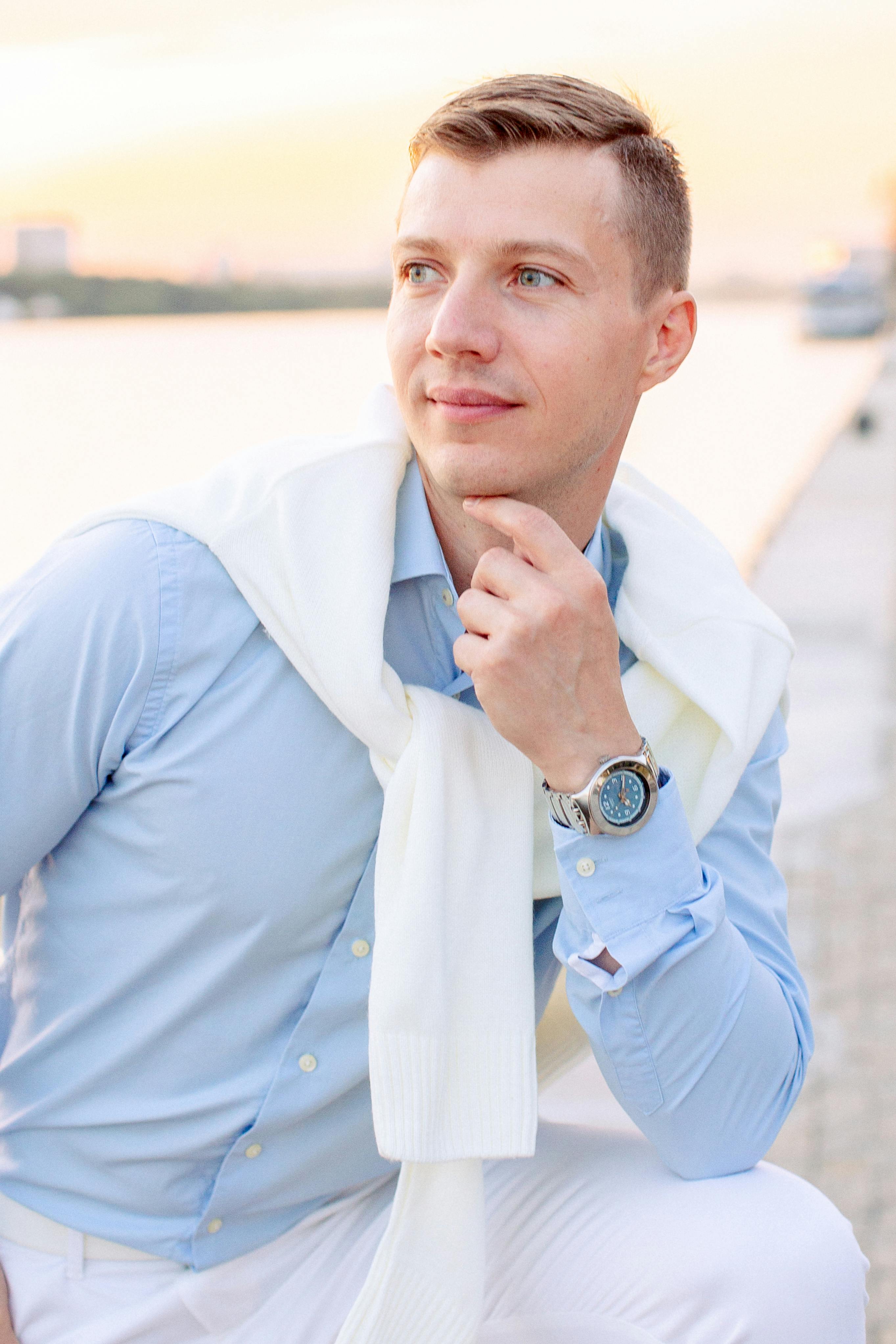 bezplatná Elegantní Muž V Košili Základová fotografie