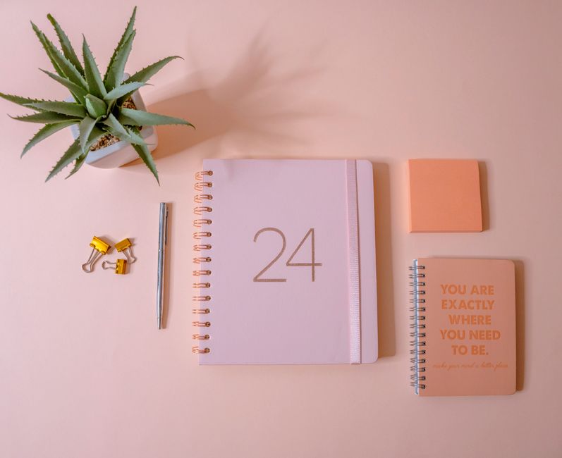 entry table keys and planner lifestyle photo 2