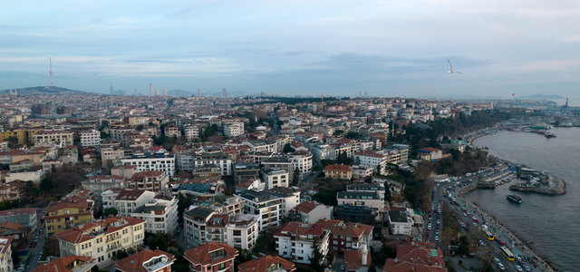 A stunning aerial view of Üsküdar in Istanbul, showcasing its urban landscape and waterfront.
