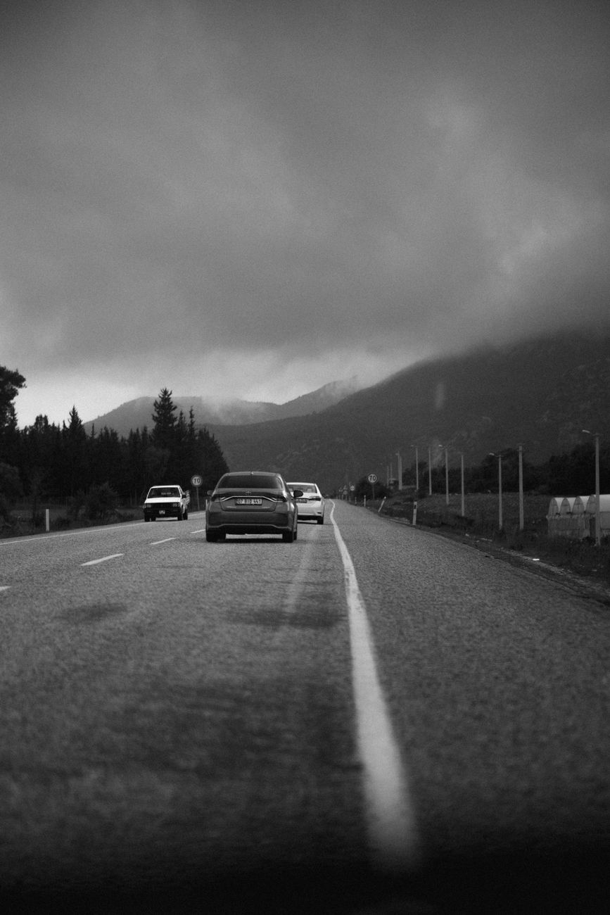 Father drives 140 kilometres without realizing he left his 10-year-old son at a service station
