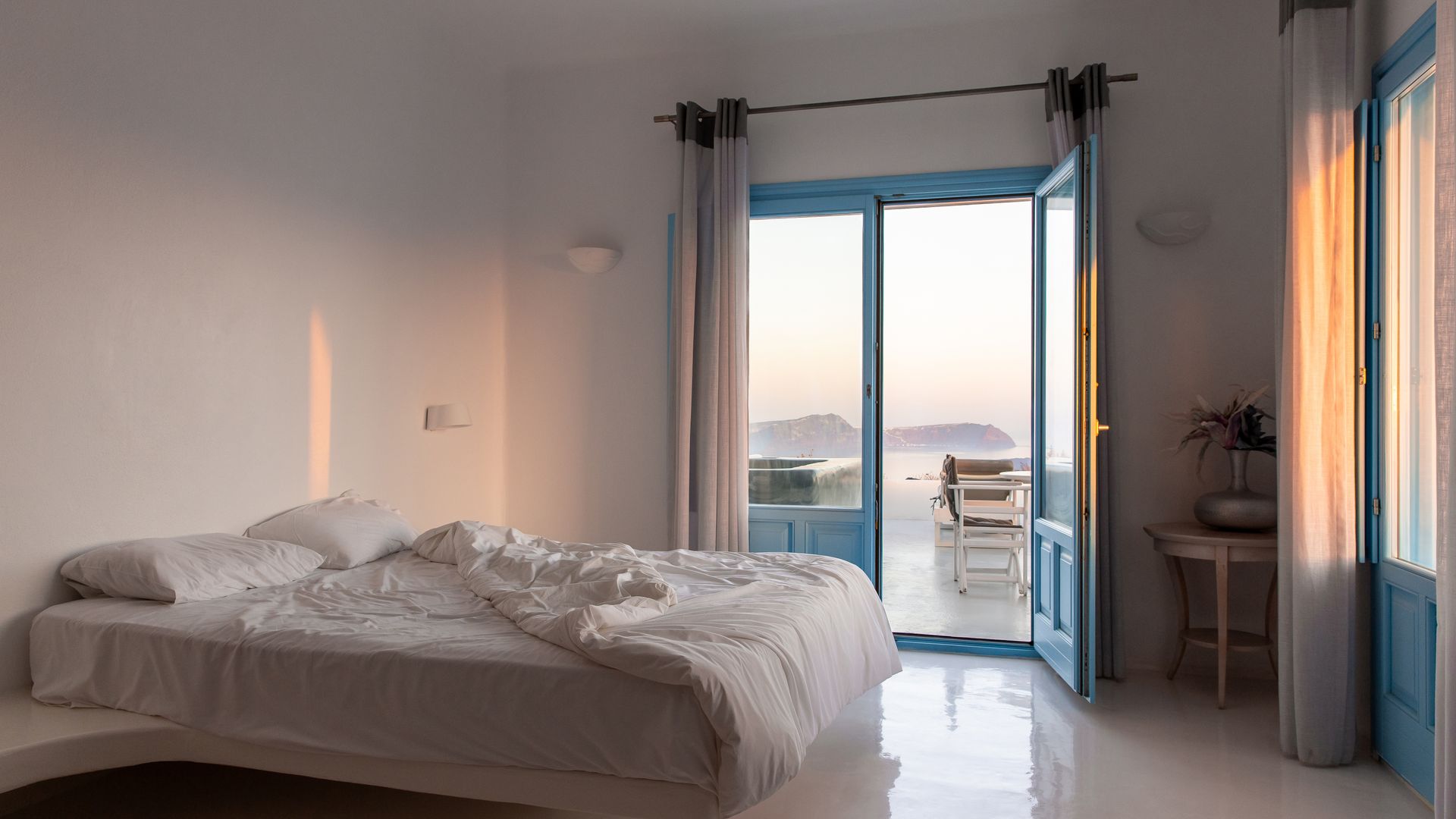 The Minimalist Interior Process in Cyprus, Step by Step — illustrasjonsbilde