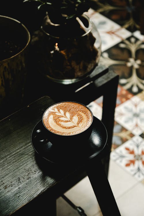 Gratis arkivbilde med cappuccino, drikke, kafé