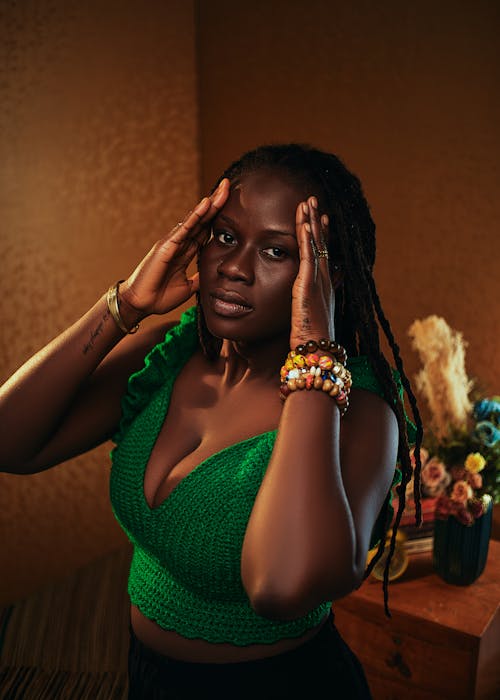 Darmowe zdjęcie z galerii z afrykański, afrykańskie włosy, bez makijażu